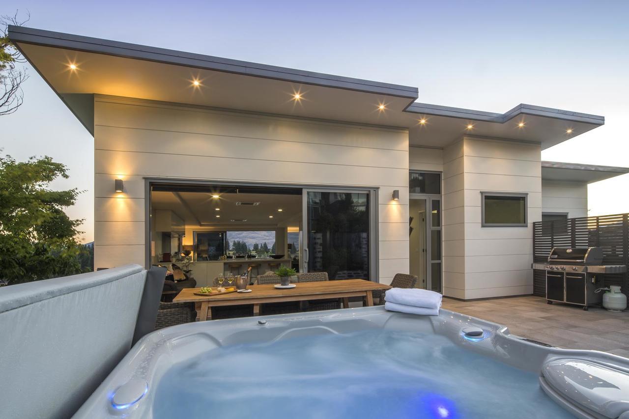 Lakefront Luxury By Amazing Accom Queenstown Exterior foto