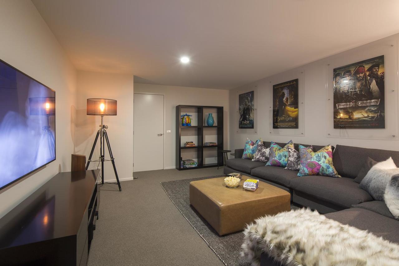 Lakefront Luxury By Amazing Accom Queenstown Exterior foto