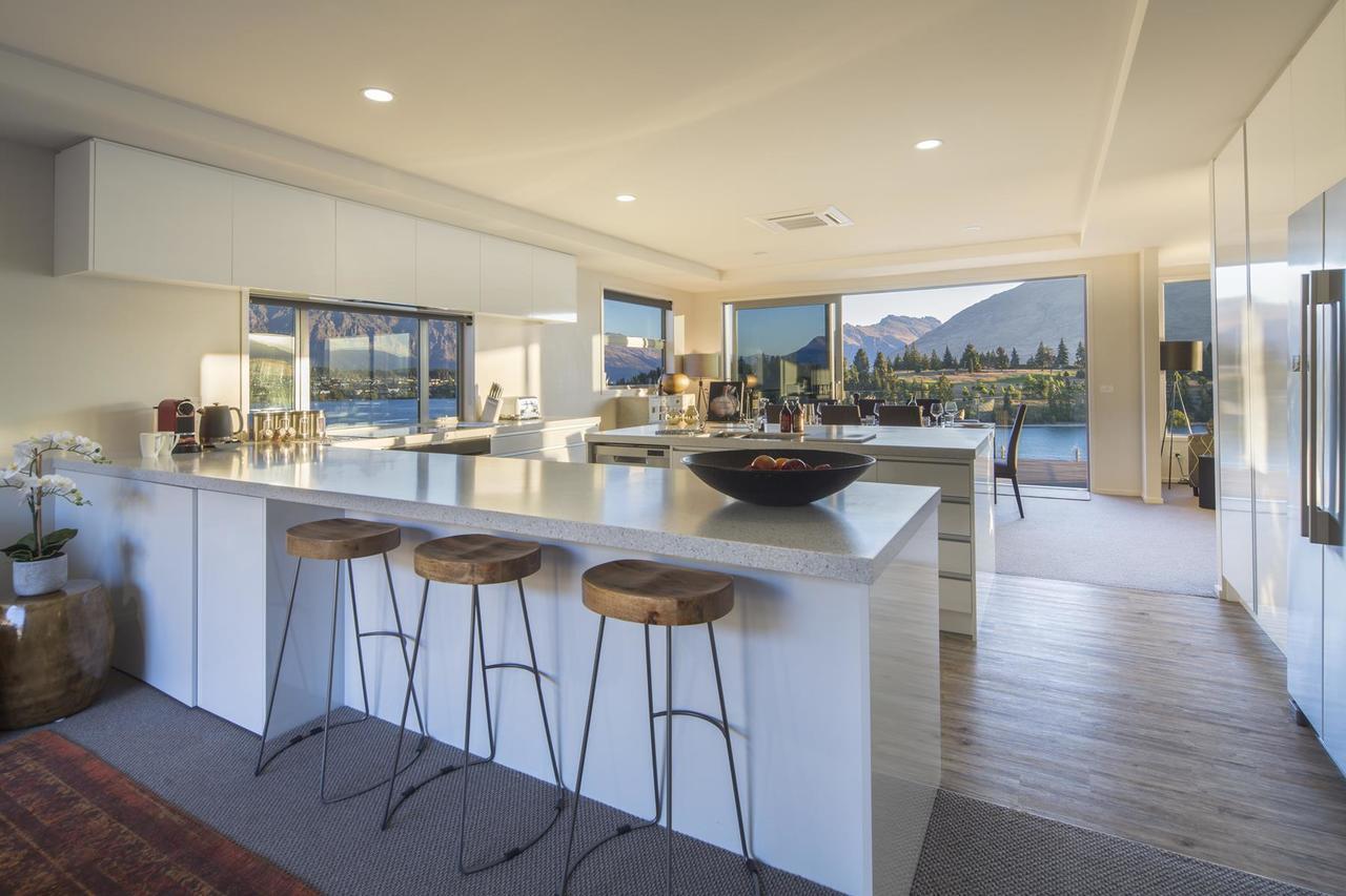Lakefront Luxury By Amazing Accom Queenstown Exterior foto